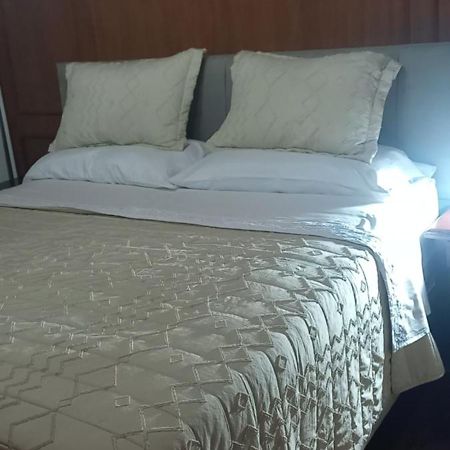 Ezeiza Bed And Breakfast エクステリア 写真